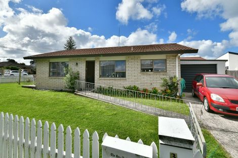 Photo of property in 3 Centreway Road, Orewa, 0931