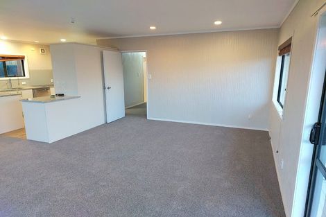 Photo of property in 2a Korotaha Terrace, Rothesay Bay, Auckland, 0630