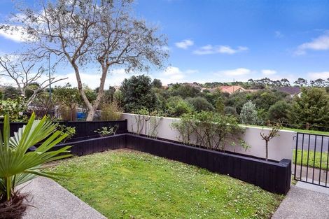 Photo of property in 2/27 Kellaway Drive, East Tamaki, Auckland, 2013