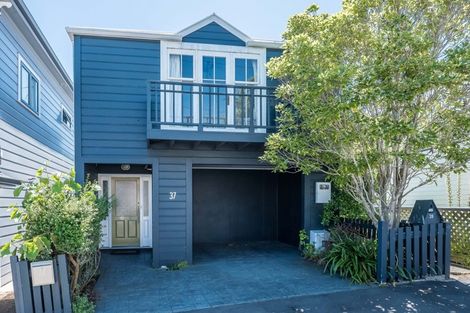 Photo of property in 37 Queen Street, Mount Victoria, Wellington, 6011