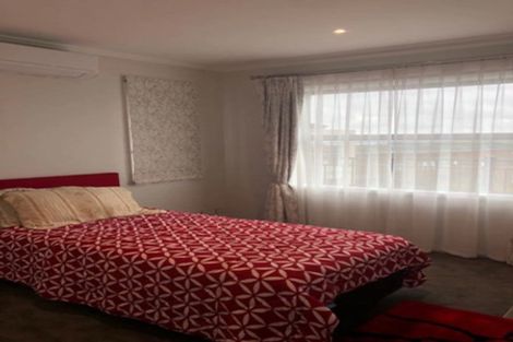 Photo of property in 5 Michael Richard Place, East Tamaki Heights, Auckland, 2016