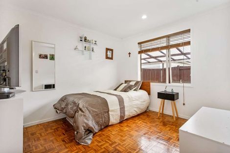 Photo of property in 11a Dianne Louise Drive, Half Moon Bay, Auckland, 2012