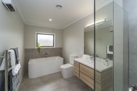 Photo of property in 5 Madison Street, Carterton, 5713