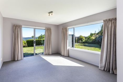 Photo of property in 1 Edge Hill, Acacia Bay, Taupo, 3385