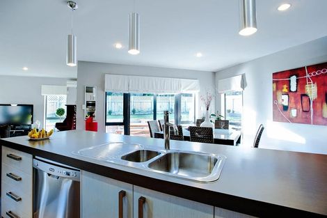 Photo of property in 1 Routeburn Avenue, Aotea, Porirua, 5024