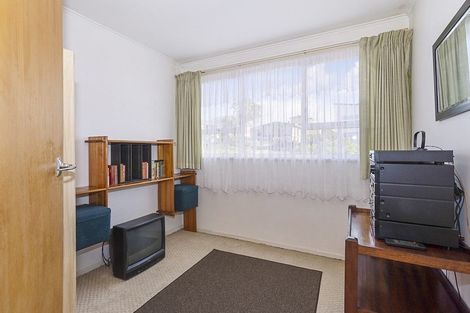 Photo of property in 9 Kelwyn Road, Kelston, Auckland, 0602