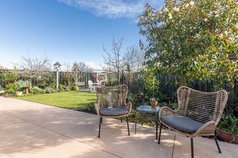 Photo of property in 12 Washington Place, Havelock North, 4130