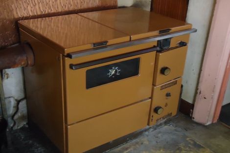 Photo of property in 22 Timaru Road, Waimate, 7924