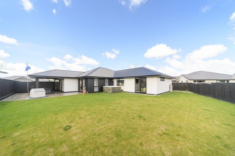 Photo of property in 19 Ashton Place, Highbury, Palmerston North, 4412
