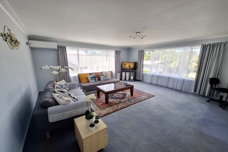 Photo of property in 15 Shaldon Crescent, Blagdon, New Plymouth, 4310