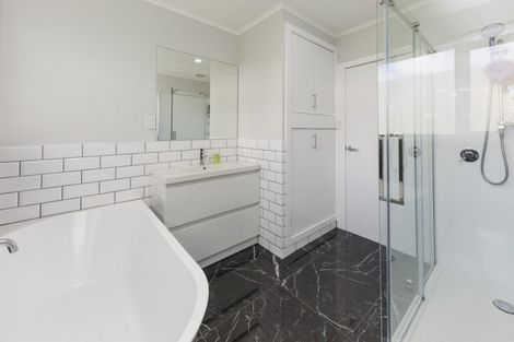 Photo of property in 10 Pitama Road, Awapuni, Palmerston North, 4412