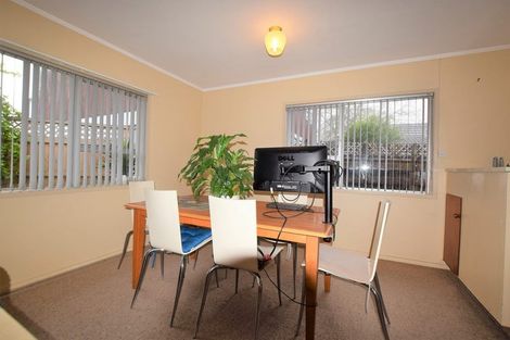 Photo of property in 1/33 Blacklock Avenue, Henderson, Auckland, 0612