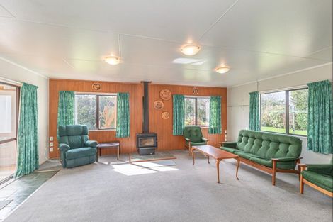 Photo of property in 218 Hokio Beach Road, Levin, 5571