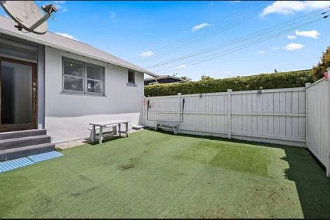 Photo of property in 2/221 Onewa Road, Birkenhead, Auckland, 0626