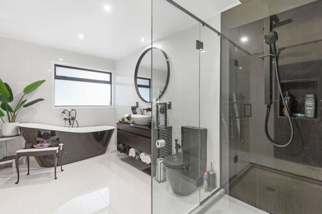 Photo of property in 6 Robertson Street, Glenholme, Rotorua, 3010