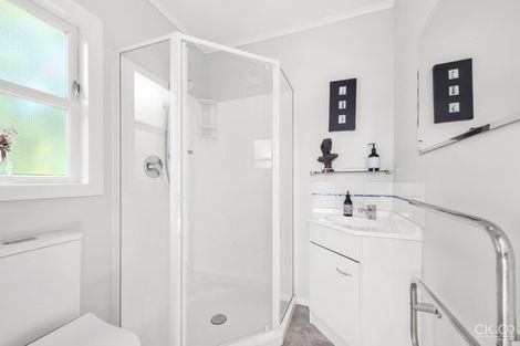 Photo of property in 4 Lockett Street, Waterloo, Lower Hutt, 5011