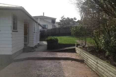 Photo of property in 14 Frobisher Street, Island Bay, Wellington, 6023