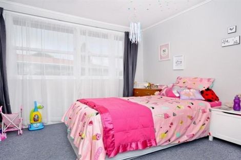 Photo of property in 16 Lugton Street, Nawton, Hamilton, 3200