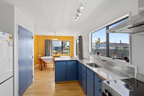 Photo of property in 11 Simcox Street, Otaki Beach, Otaki, 5512