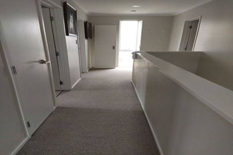 Photo of property in 28 Saddleback Crescent, Papakura, 2110