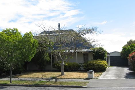 Photo of property in 105 Royal Park Drive, Parklands, Christchurch, 8083