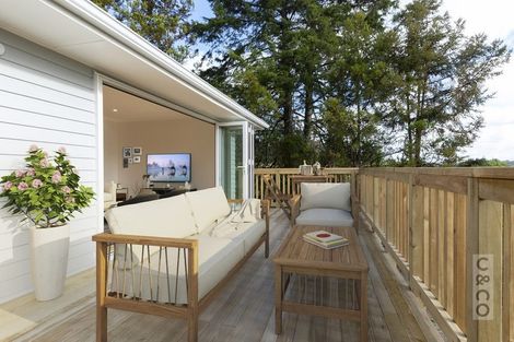 Photo of property in 407a Main Road, Huapai, Kumeu, 0810