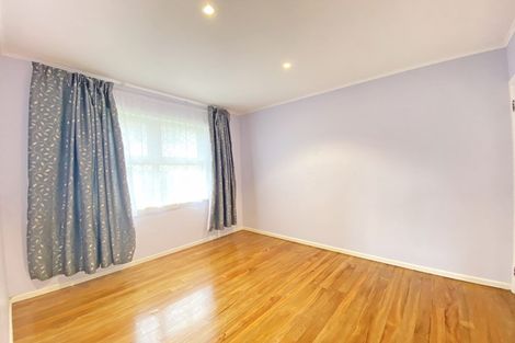 Photo of property in 63 Edgewater Drive, Pakuranga, Auckland, 2010