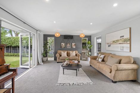 Photo of property in 18 Hampstead Close, Rangiora, 7400