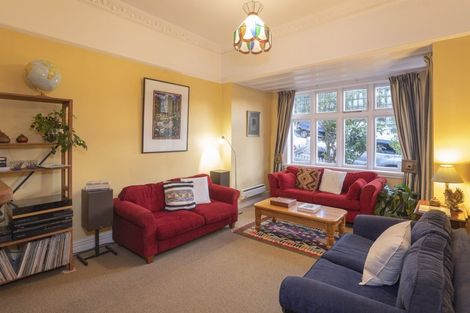 Photo of property in 5 Derby Street, Mount Victoria, Wellington, 6011