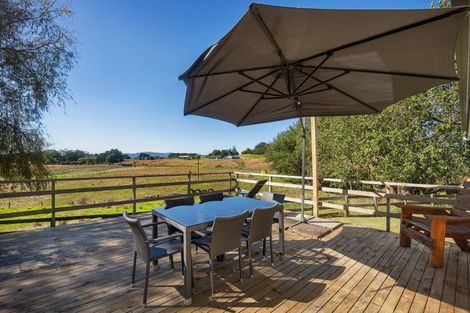 Photo of property in 141 Karioitahi Road, Waiuku, 2683