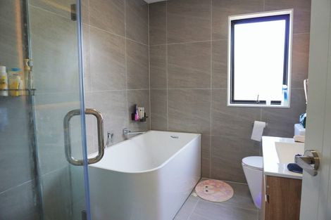 Photo of property in 4 Lawson Creek Street, Massey, Auckland, 0614