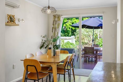 Photo of property in 15 Kauri Road, Waikanae, 5036