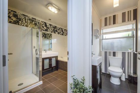 Photo of property in 4 Acacia Street, Kelvin Grove, Palmerston North, 4414