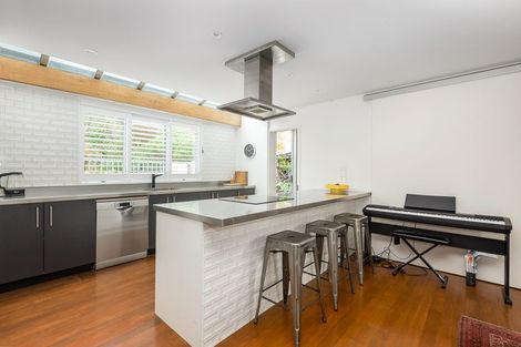 Photo of property in 90 Wiggins Street, Sumner, Christchurch, 8081