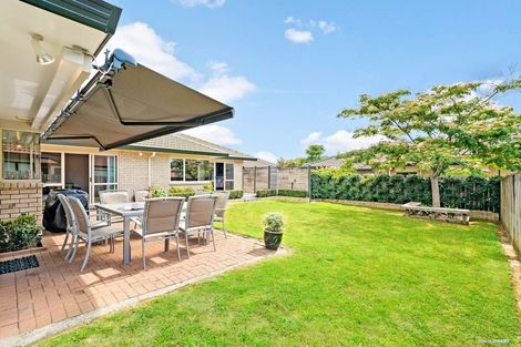 Photo of property in 19 Newinn Crescent, East Tamaki Heights, Auckland, 2016
