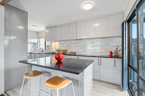 Photo of property in 2/24 Norrie Smith Avenue, Flat Bush, Auckland, 2023