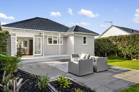 Photo of property in 1 Massey Avenue, Greenlane, Auckland, 1061