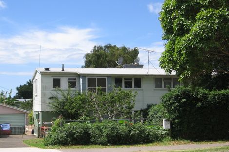 Photo of property in 34 Point England Road, Point England, Auckland, 1072