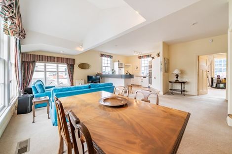 Photo of property in 19 Selwyn Terrace, Thorndon, Wellington, 6011