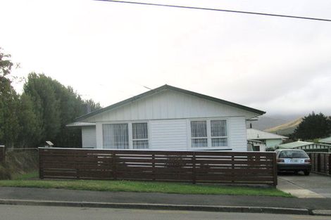 Photo of property in 25 Beazley Avenue, Paparangi, Wellington, 6037