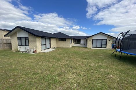 Photo of property in 22 Arahi Place, Rototuna North, Hamilton, 3210