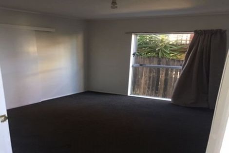 Photo of property in 2/21 Calluna Crescent, Totara Heights, Auckland, 2105