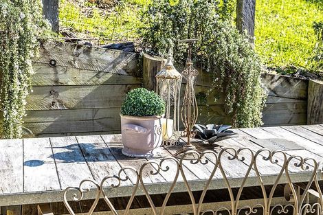 Photo of property in 24 Miro Road, Palm Beach, Waiheke Island, 1081