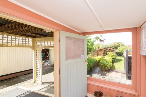 Photo of property in 34 Florence Avenue, Palmerston North, 4414