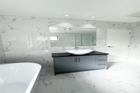 Photo of property in 6b St Catherine Crescent, West Harbour, Auckland, 0618