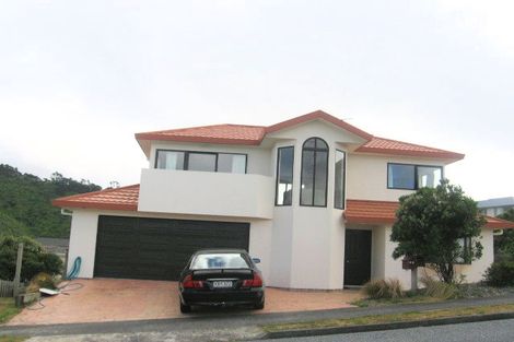 Photo of property in 98 Ashton Fitchett Drive, Brooklyn, Wellington, 6021