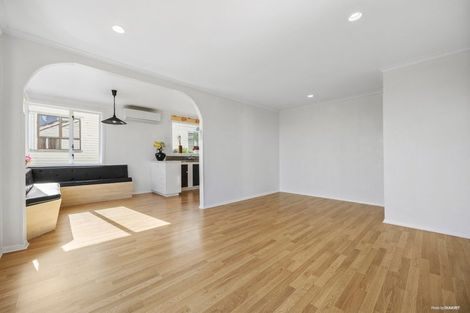 Photo of property in 13 Court Crescent, Panmure, Auckland, 1072