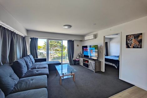 Photo of property in 2/32 Akaroa Drive, Maupuia, Wellington, 6022