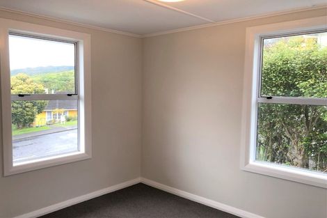Photo of property in 12 Hiwi Crescent, Titahi Bay, Porirua, 5022