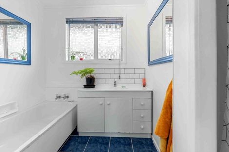 Photo of property in 15 Carlton Terrace, Westown, New Plymouth, 4310